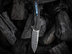 Beacon Damascus Titanium Black -Outdoormesser we knife beacon damascus titanium black 01we715dam 9 1280x1280